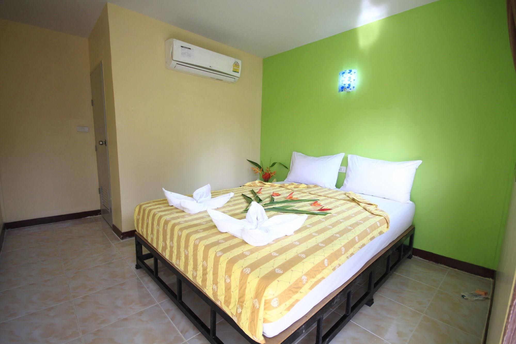 Pongpan House Phi Phi Apartamento Exterior foto